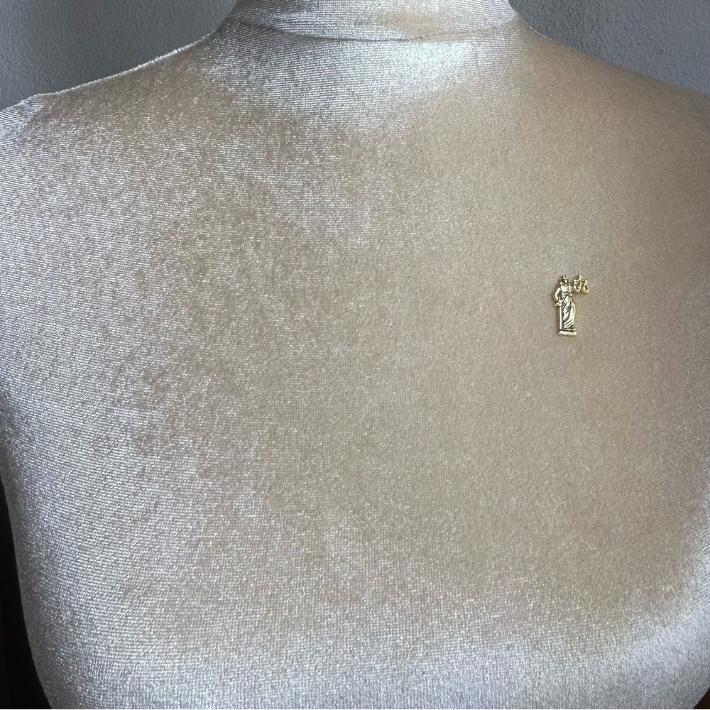 Dainty Justice Scales gold tone lapel pin - Picture 6 of 6